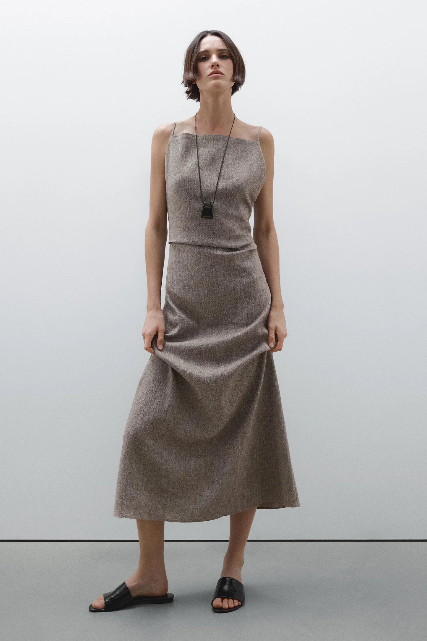 Vestido largo fluido de mezcla de lino