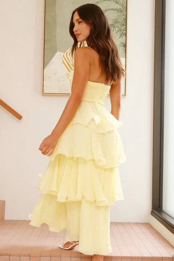 Vestido midi sexy y elegante sin tirantes ni espalda descubierta con capas