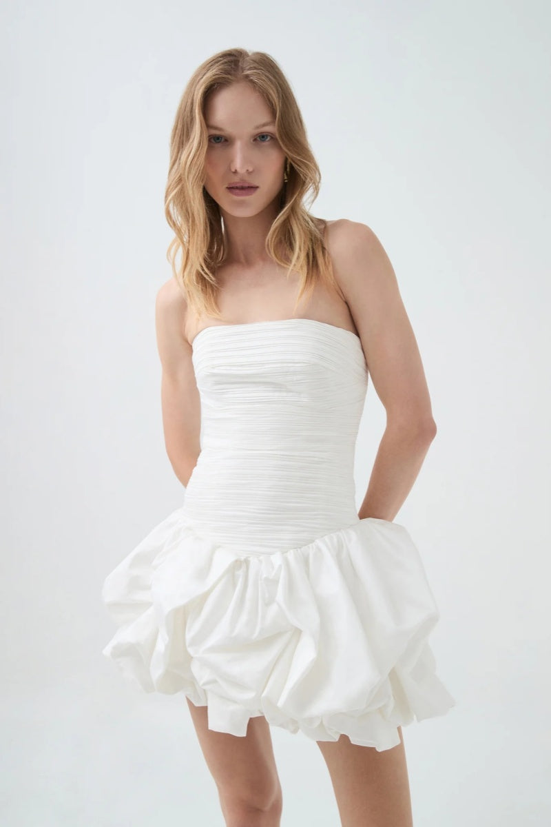 Violette Minikleid mit Ballonsaum