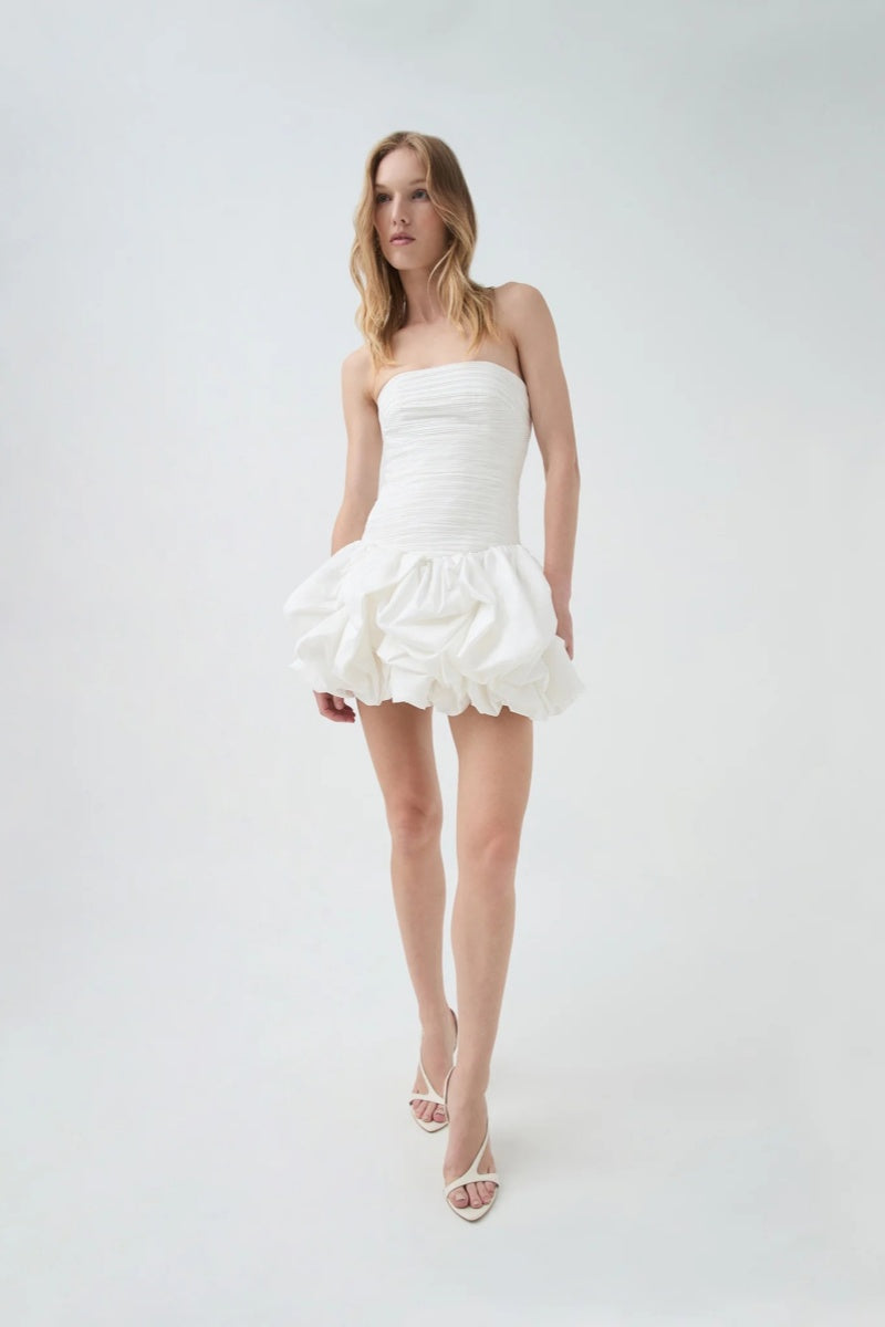 Violette Minikleid mit Ballonsaum