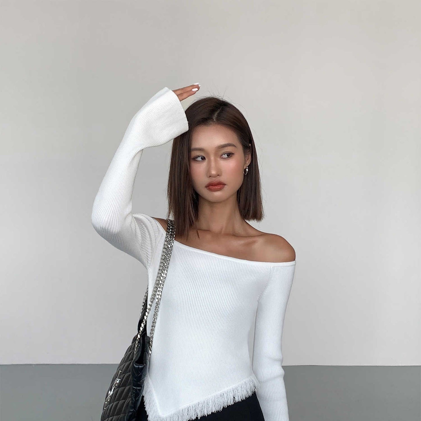 Women's Horn Style In Black Long-sleeved Sweater