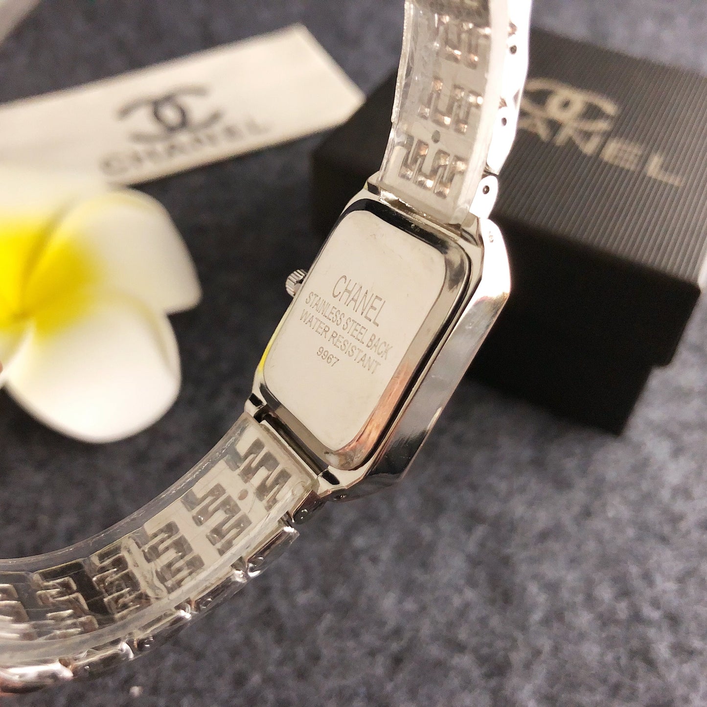 Noir Élance Watch