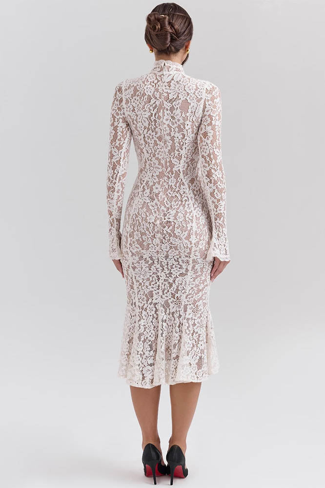 Figurbetontes Spitzenkleid mit hoher Taille