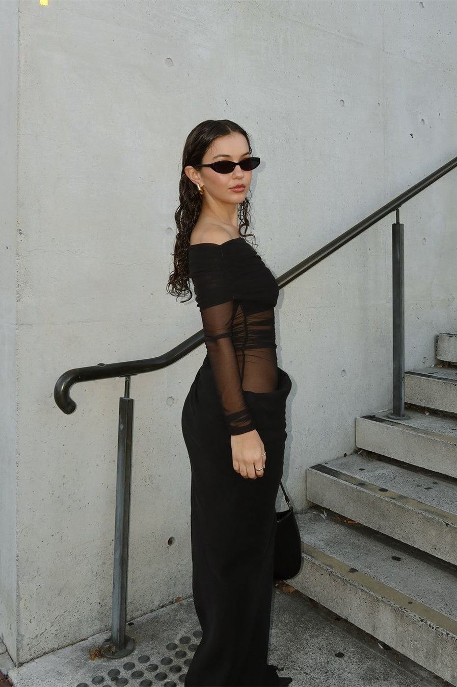 Vestido largo de malla transparente con hombros descubiertos Lillian