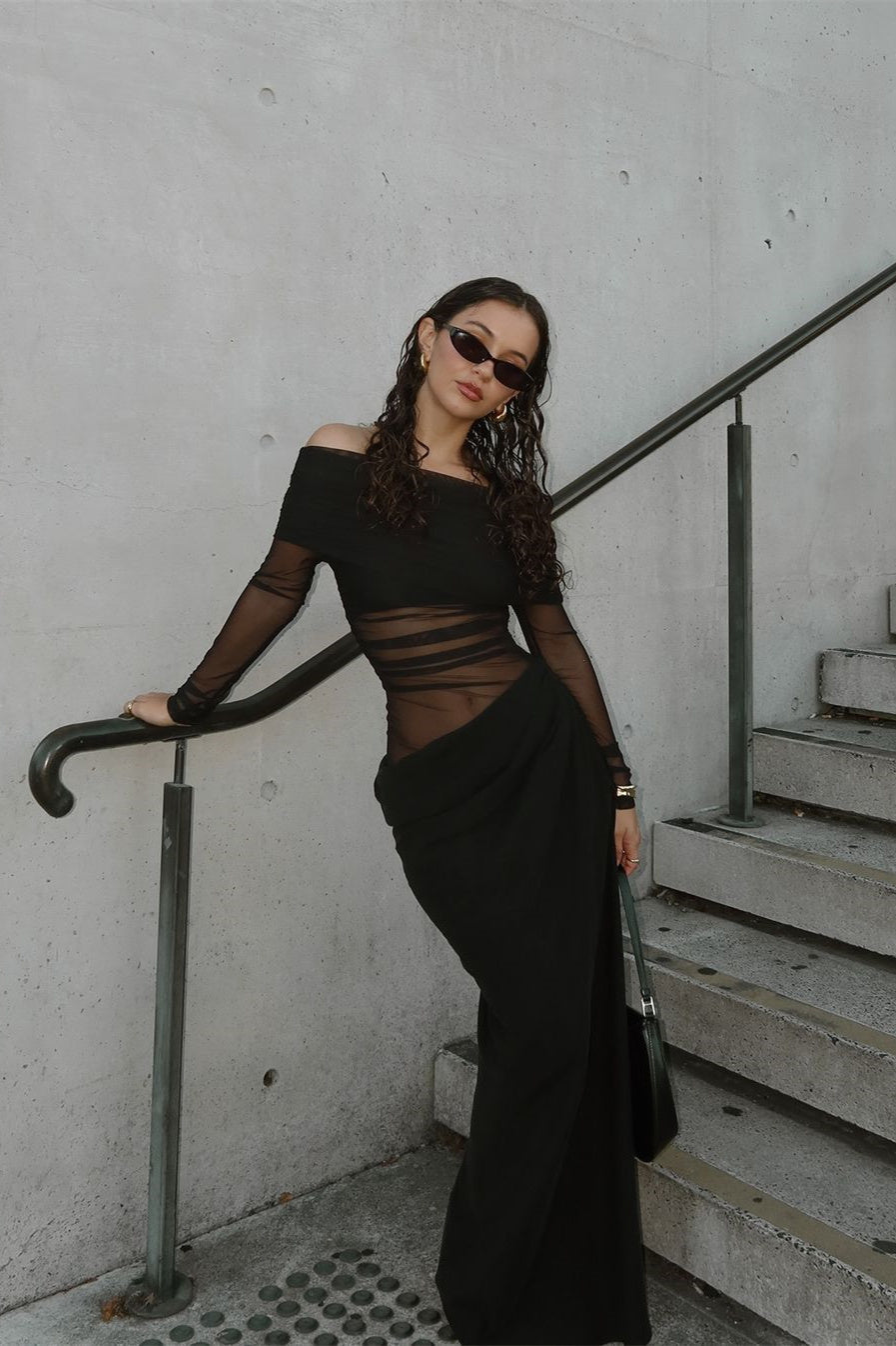 Vestido largo de malla transparente con hombros descubiertos Lillian