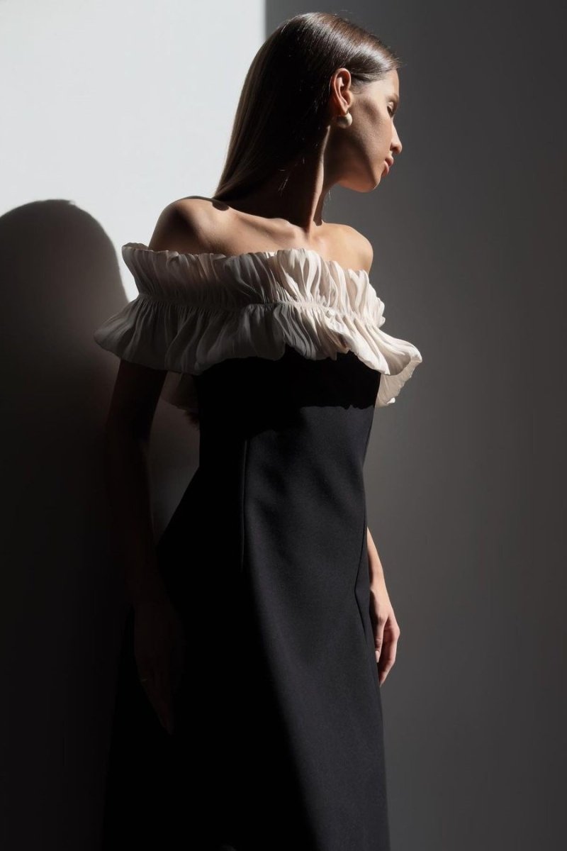 Bonnie – Schulterfreies Maxikleid mit Rüschen