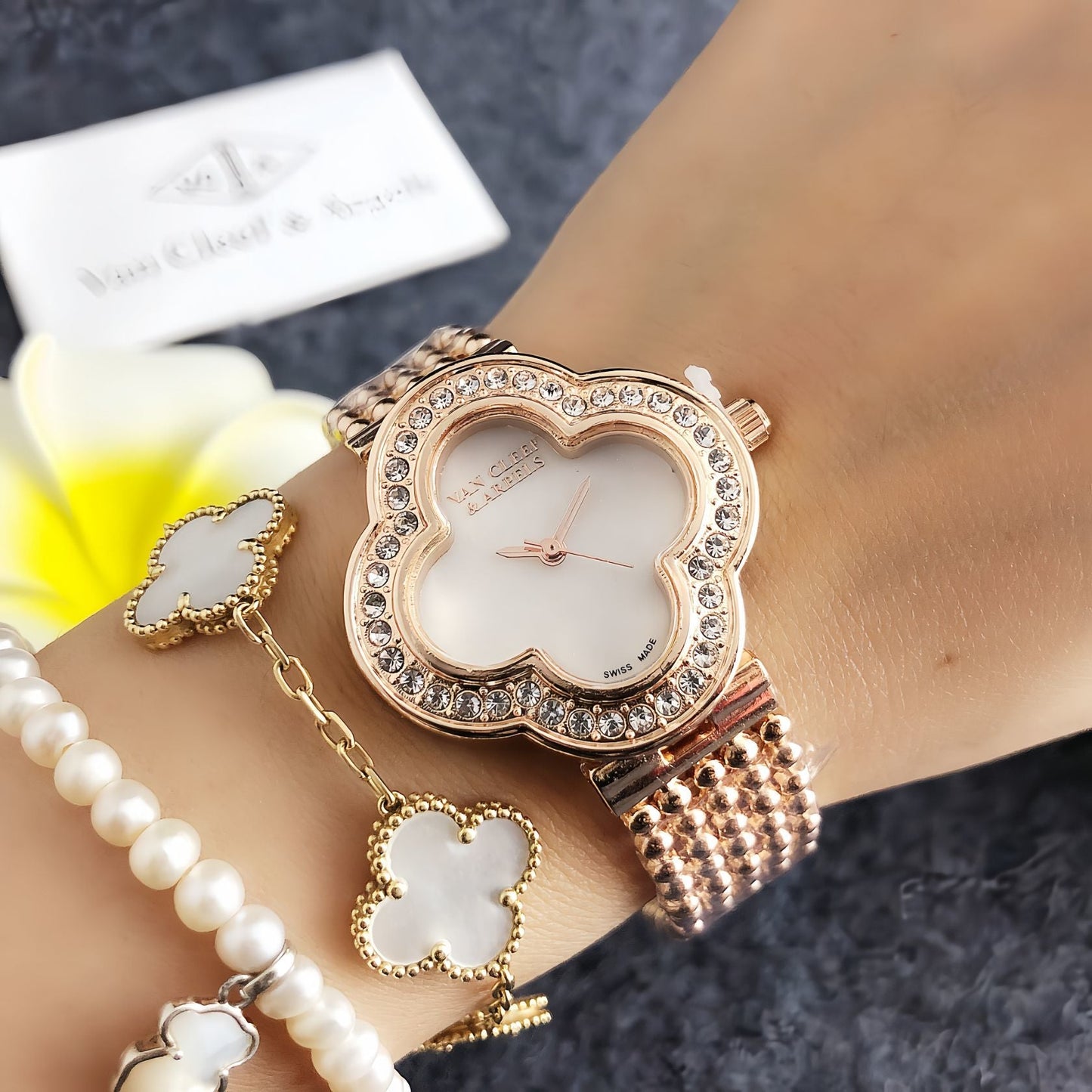 Clover Aura Watch
