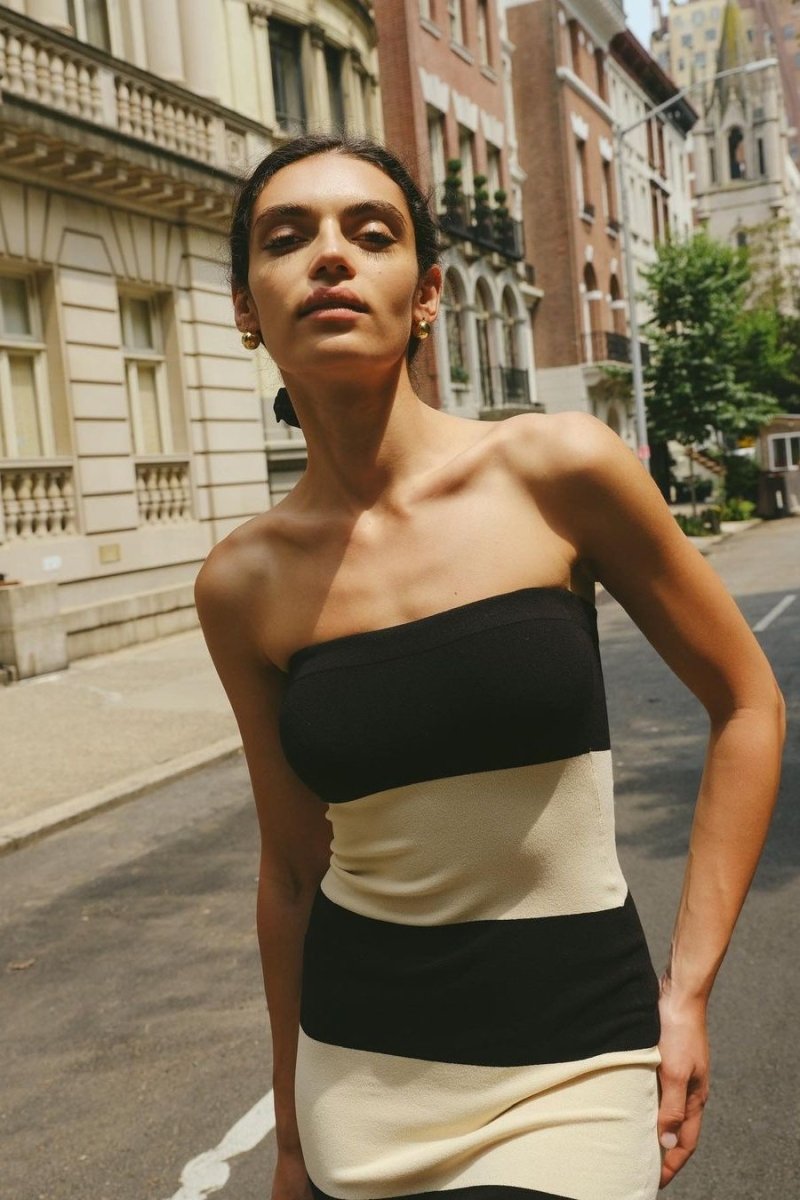 Trägerloses Midi-Strickkleid „Joanne“ mit Streifen