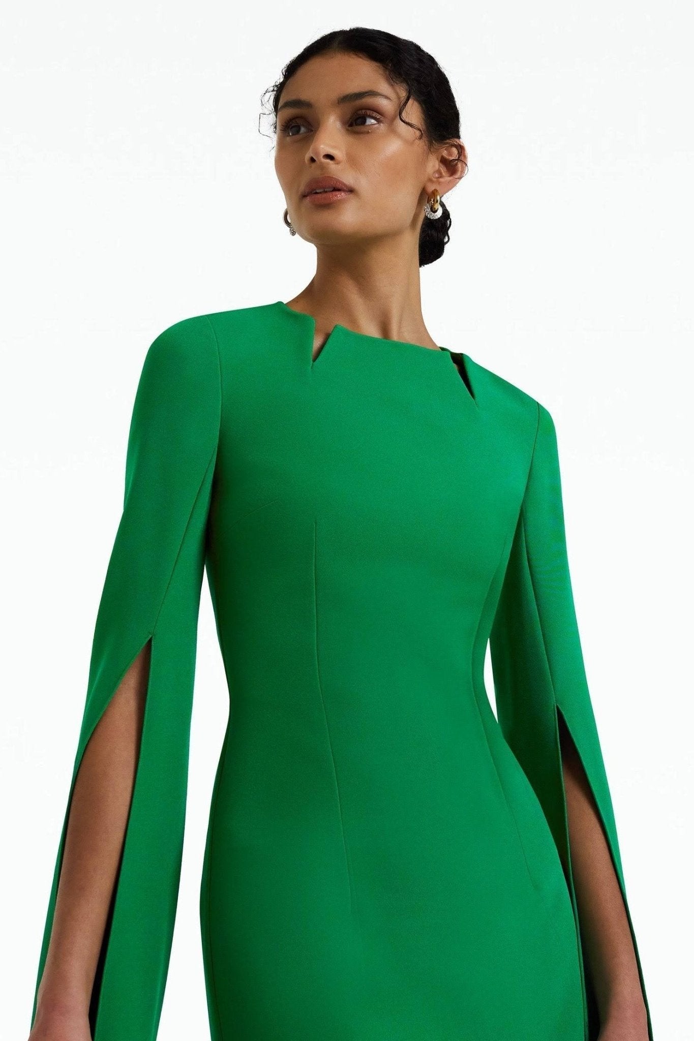 Vestido largo Madge de manga larga con cuello en punta