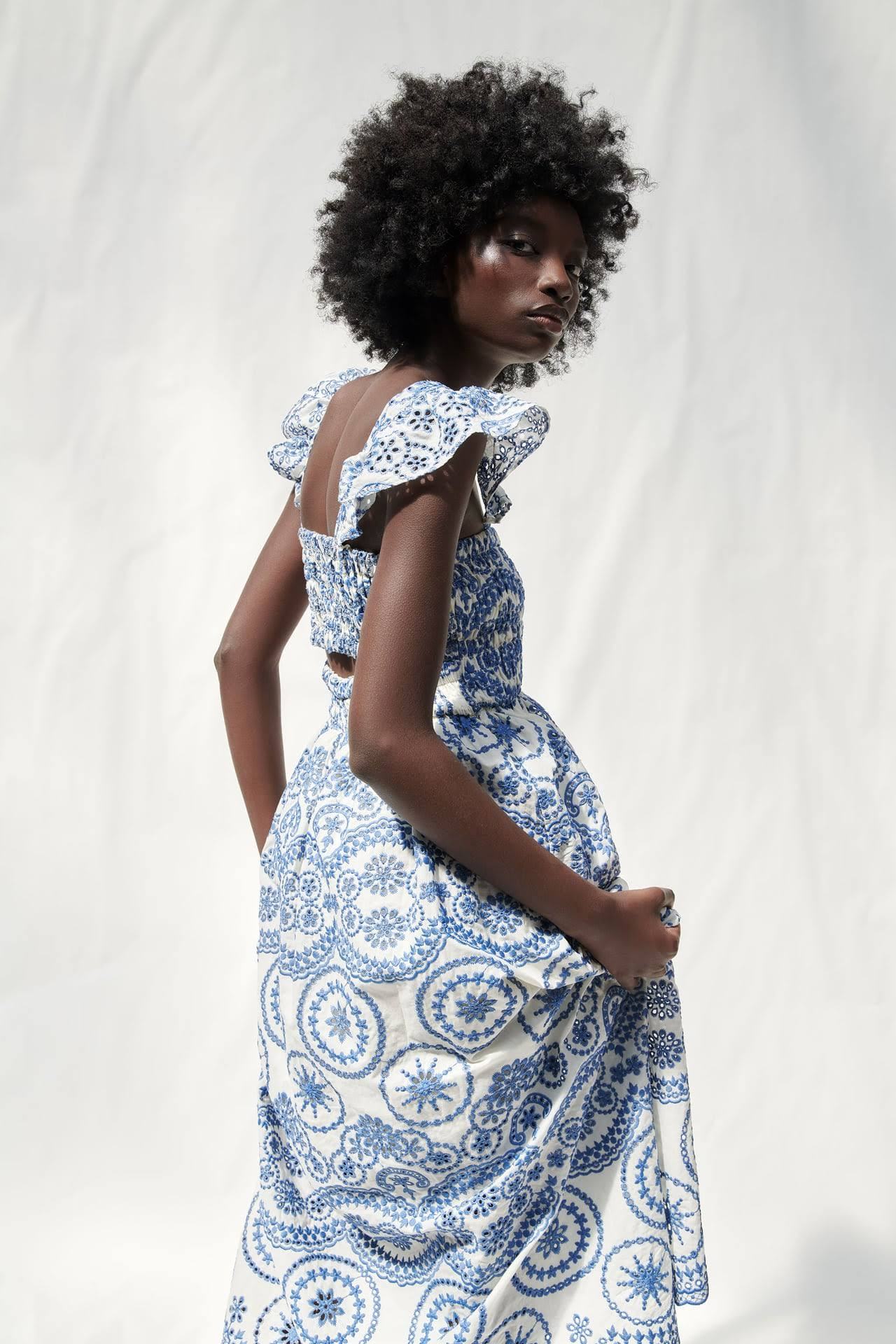 Maud – Midikleid mit bestickter Spitze und gerafftem Oberteil