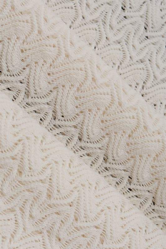 Muriel – Maxikleid aus Strick mit Rüschen und Cut-outs