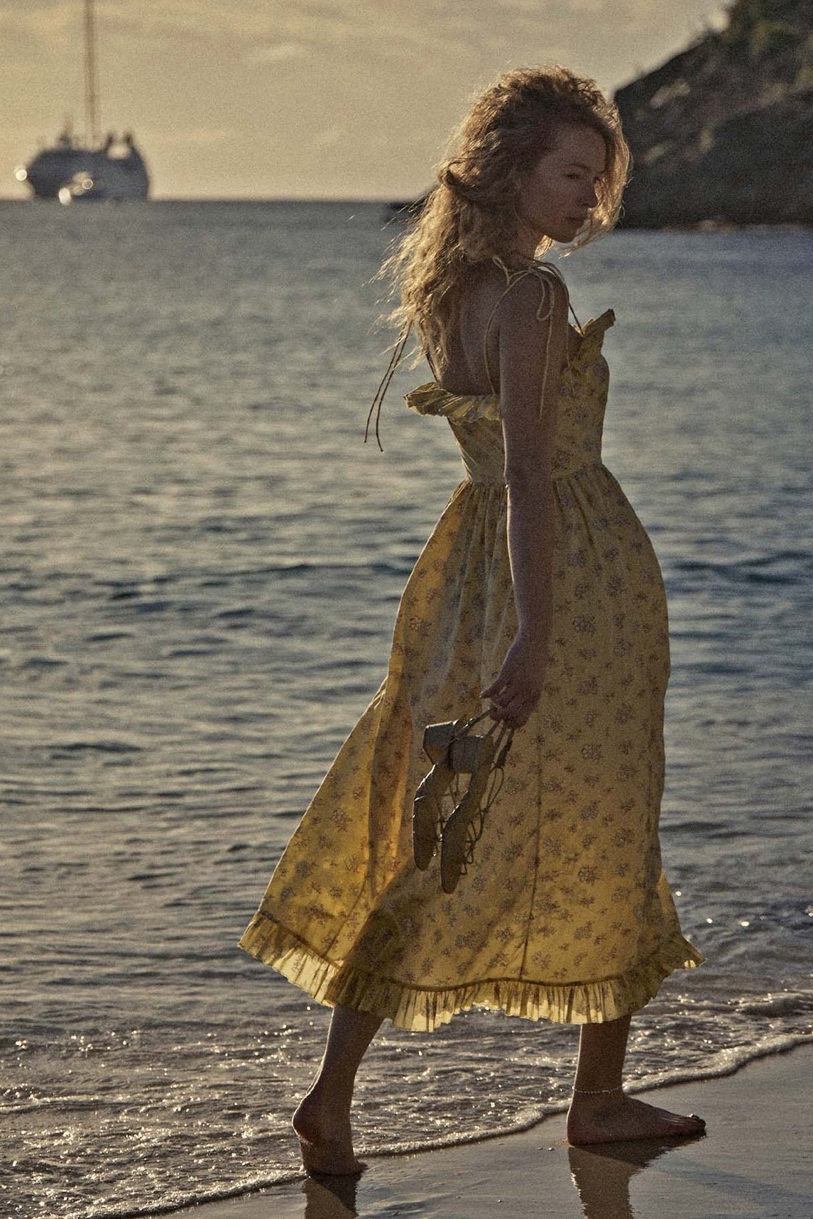 Vestido midi con volantes estampados de Novia