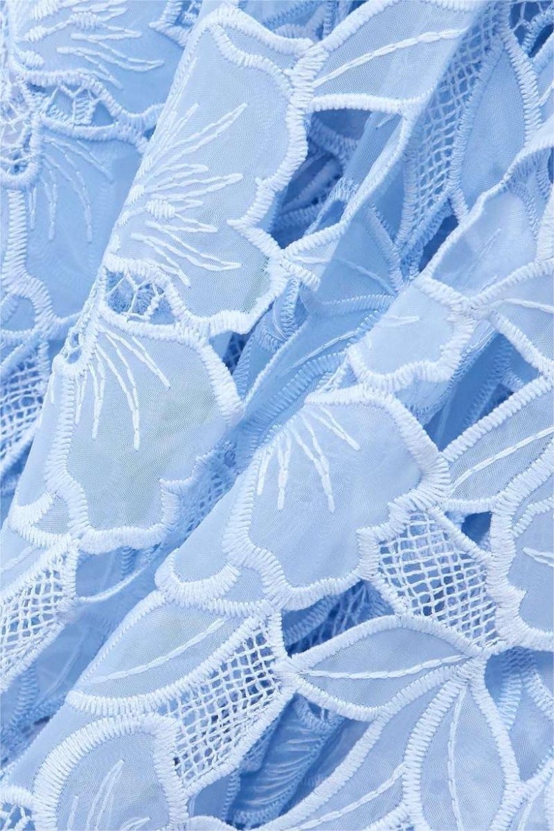 Ophelia – Gestuftes Camisole-Midikleid mit Spitze