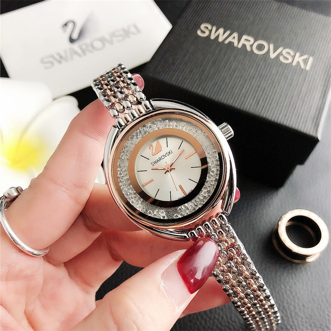 Lustra Halo Watch