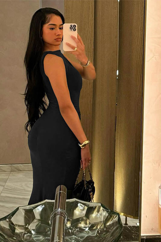 Elegantes, gerüschtes, figurbetontes Kleid