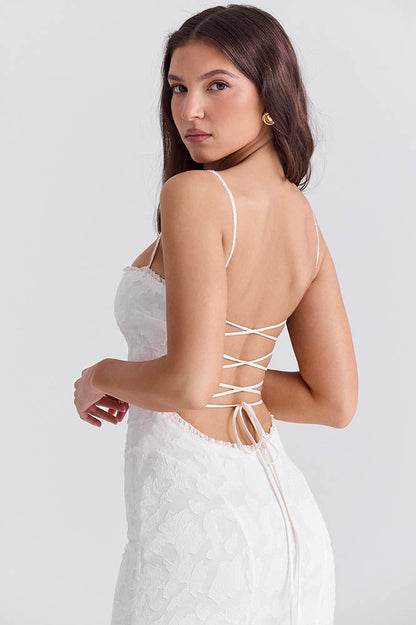 Tied Allure – Vestido ajustado sin espalda