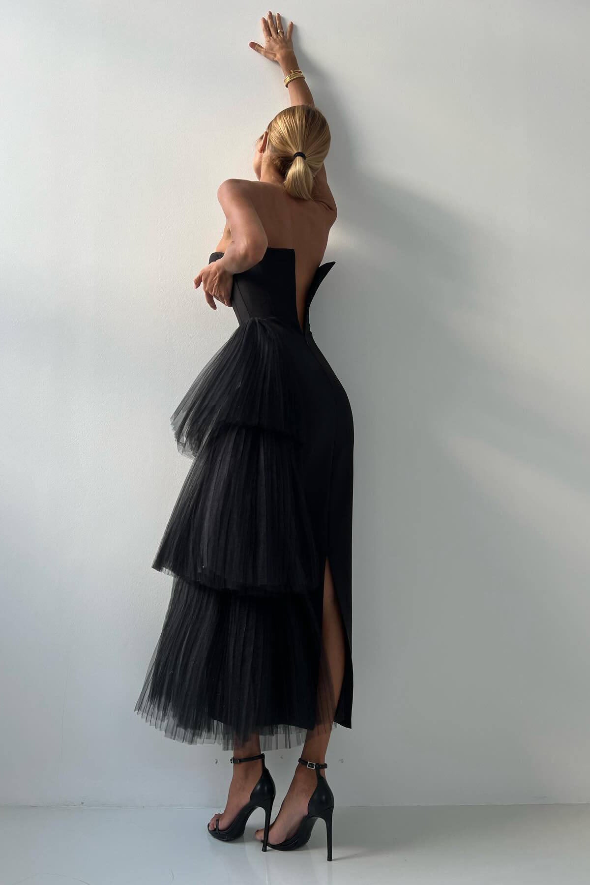 Niche – Französisches, figurbetontes, trägerloses Maxi-Abendkleid