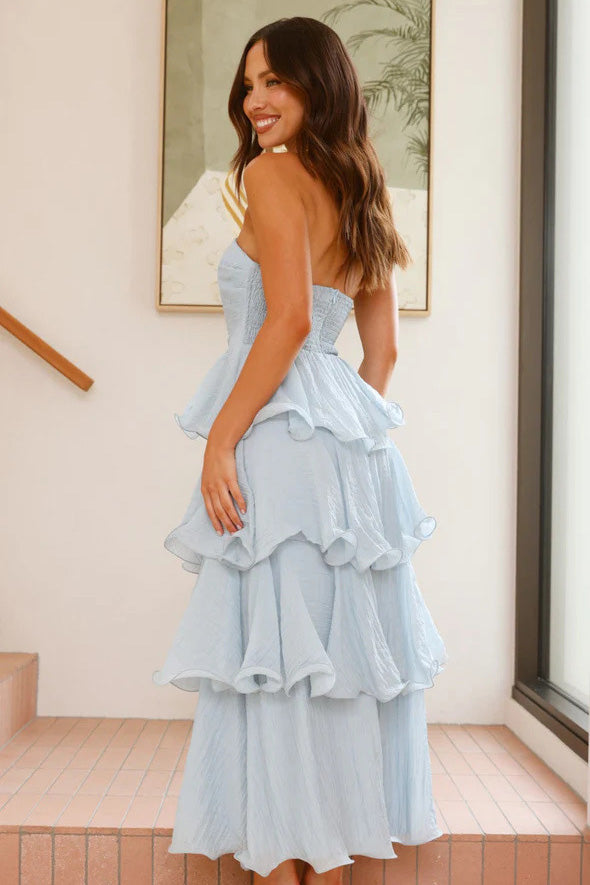 Vestido midi sexy y elegante sin tirantes ni espalda descubierta con capas