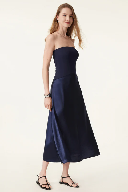 Curved-Waist Storytelling Dress