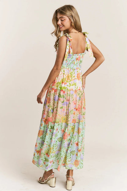 Meadow Bloom Stufen-Maxikleid