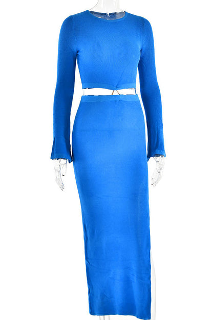 Conjunto de punto con cuello redondo y falda con abertura