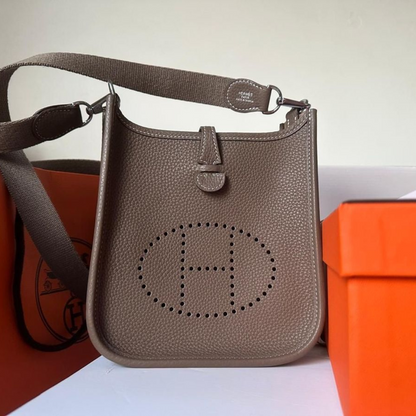 HMÈ Evelyne III 29 Tasche