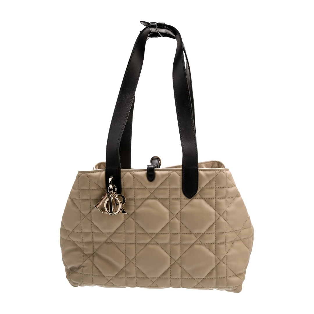 DR Toujours kleine Tasche