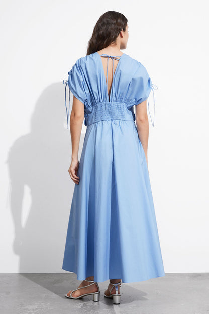 Vestido largo con cuello en V y apliques florales Maggie