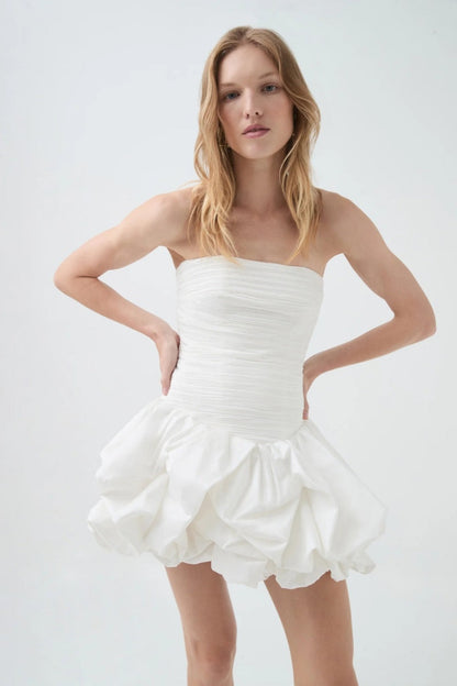 Violette Minikleid mit Ballonsaum