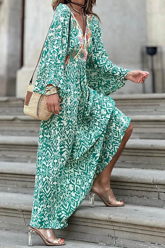 Sommerliches Midikleid mit V-Ausschnitt und Blumenmuster