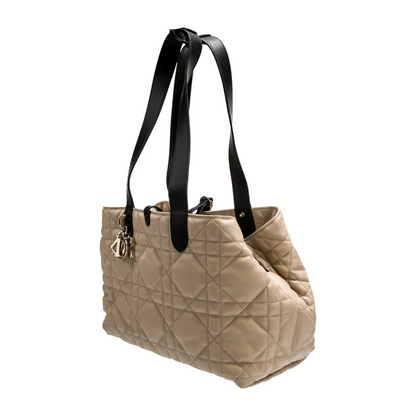 DR Toujours kleine Tasche