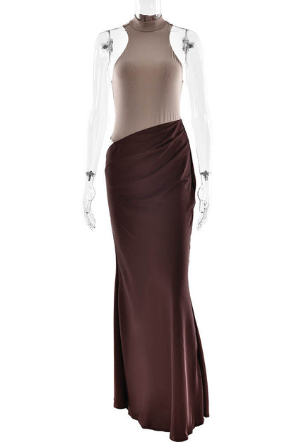 Vestido ajustado con paneles y aberturas