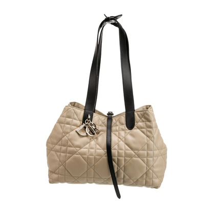 DR Toujours kleine Tasche