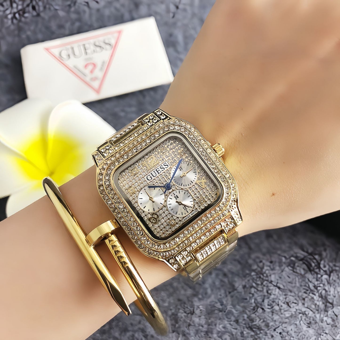 Prestige Aura Watch