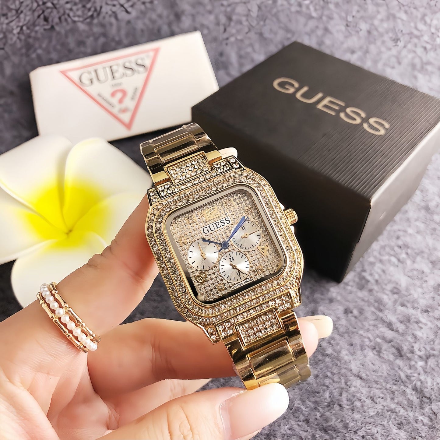 Prestige Aura Watch