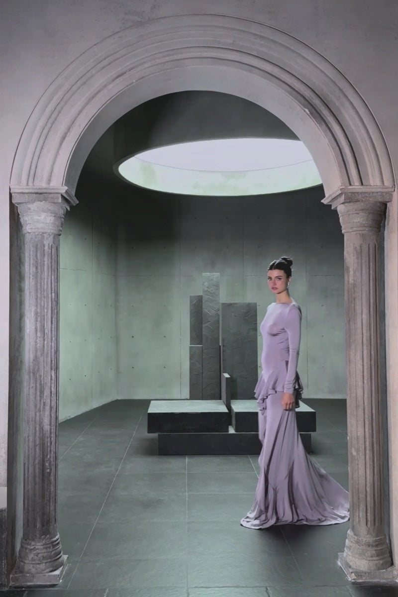 Lila Maxikleid „Xenia“ mit Rüschendetail