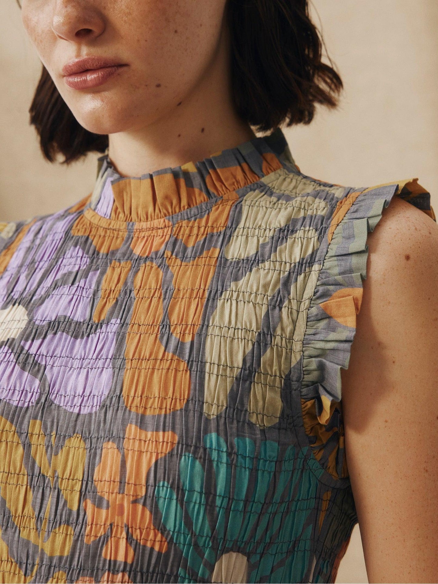 Vestido midi con estampado botánico multicolor