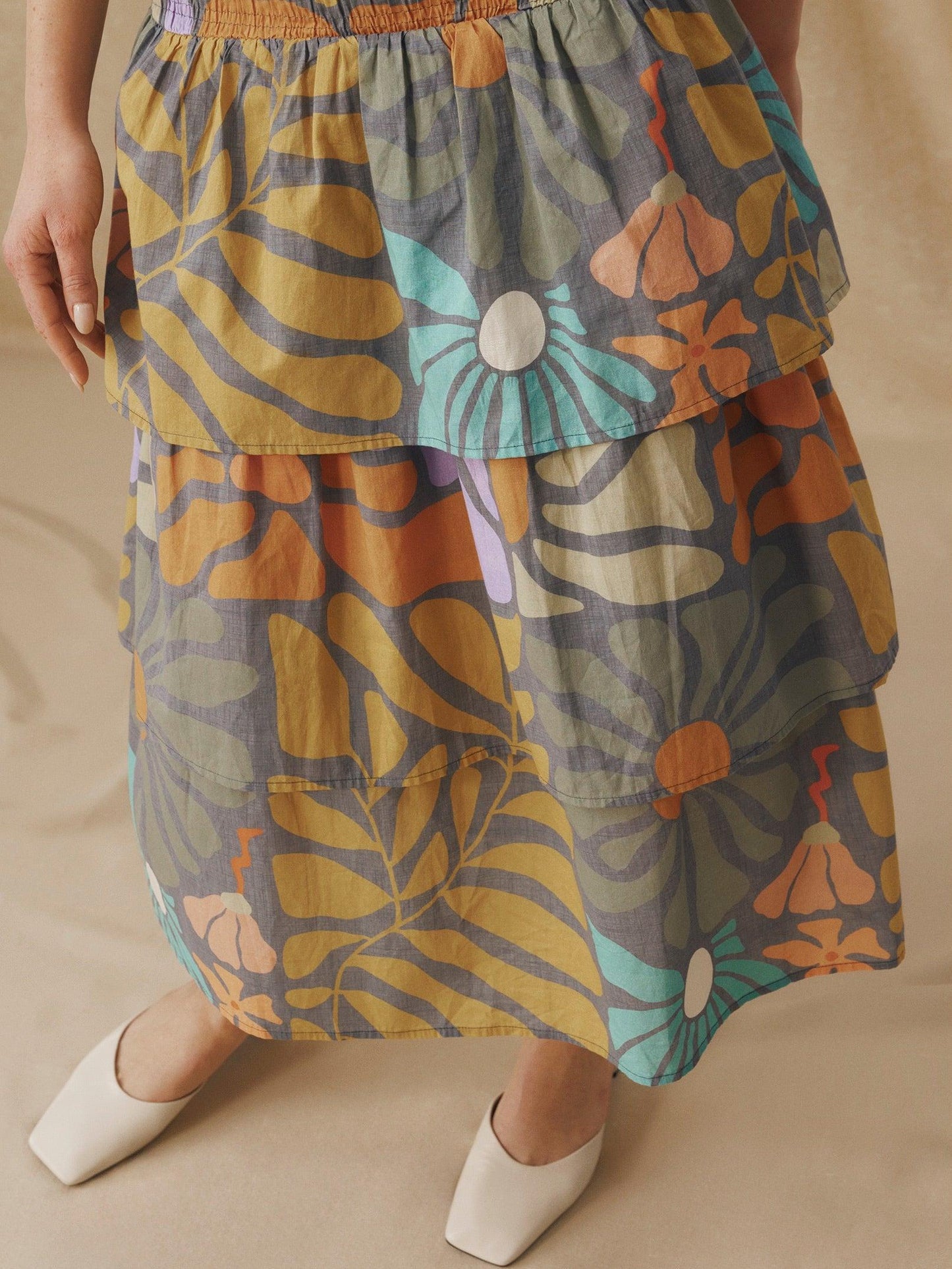 Vestido midi con estampado botánico multicolor