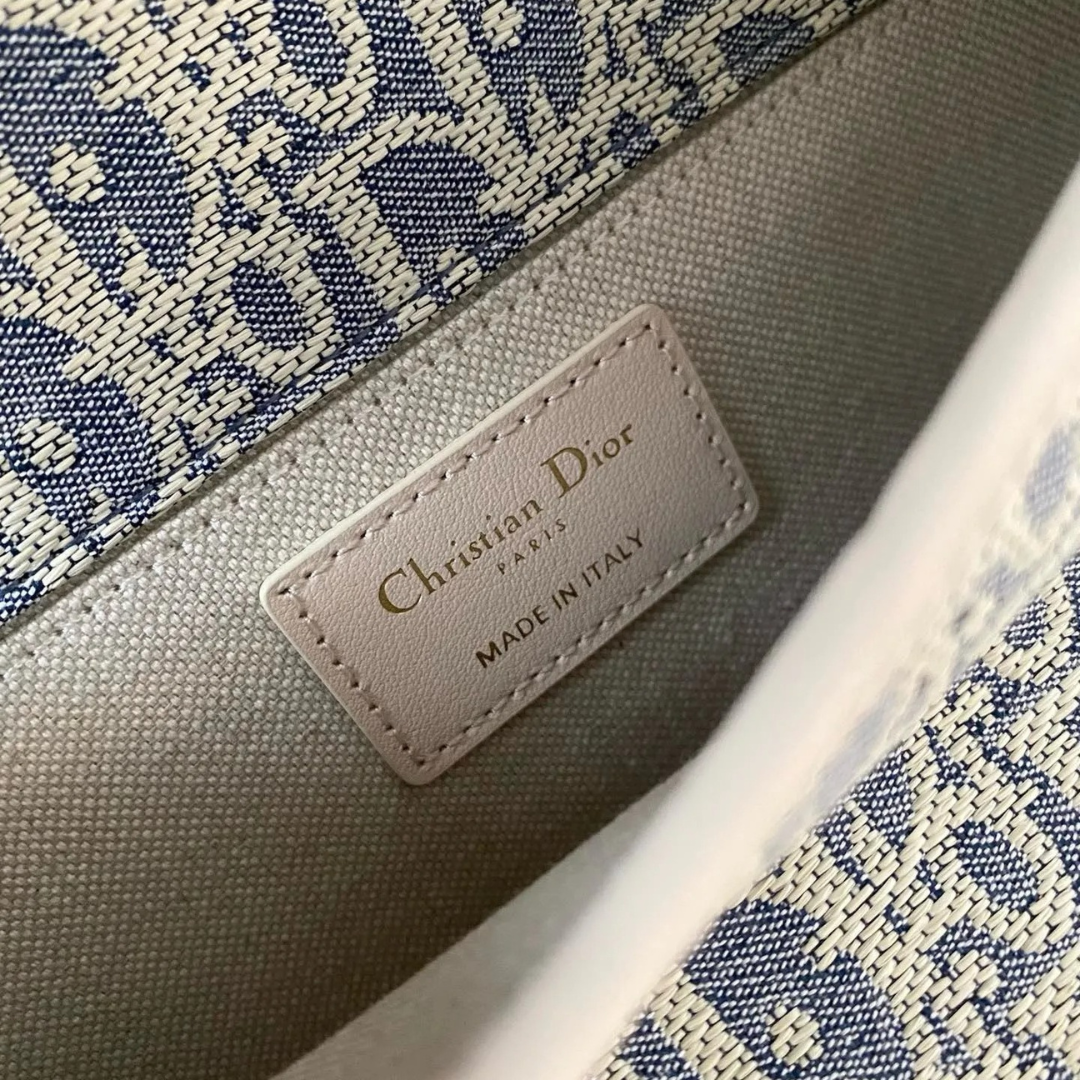 DR Borsa media 30 Montaigne