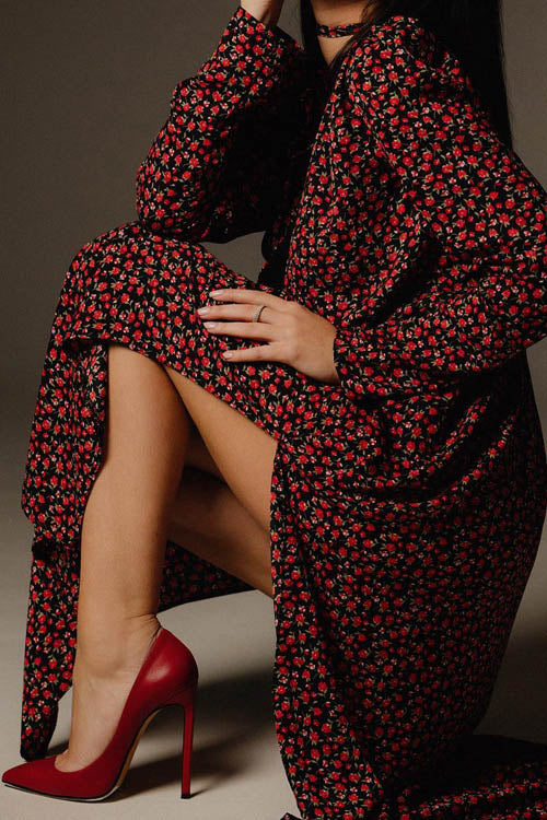 Vestido midi con cuello en V y flores Bertha