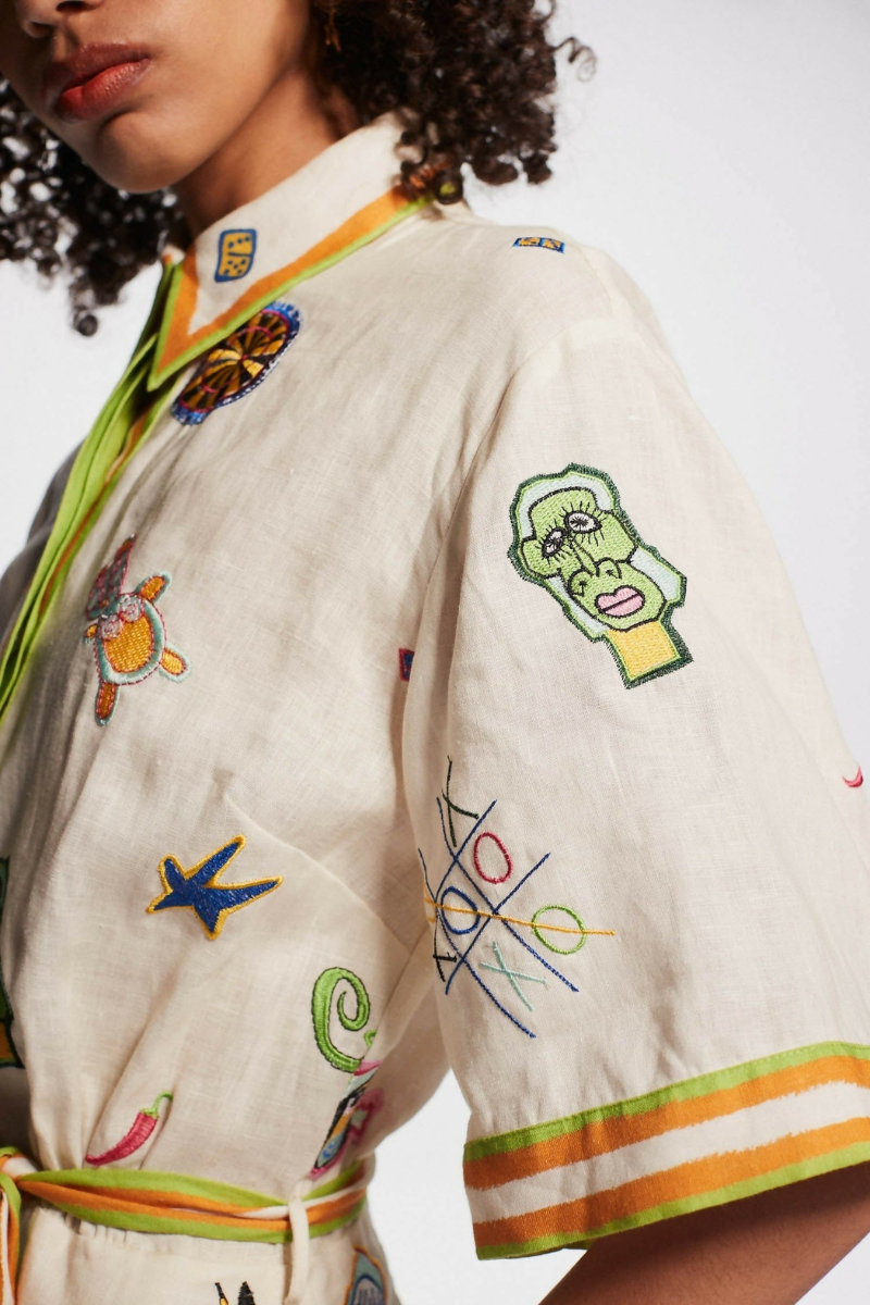 Vestido mini bordado de manga corta Aurelie