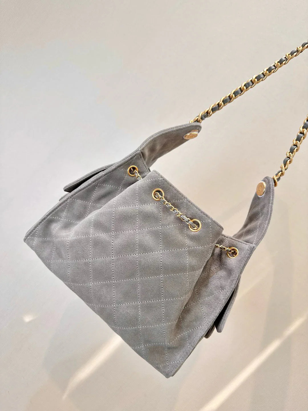 CHNL 25 Pequeño Hobo Gris