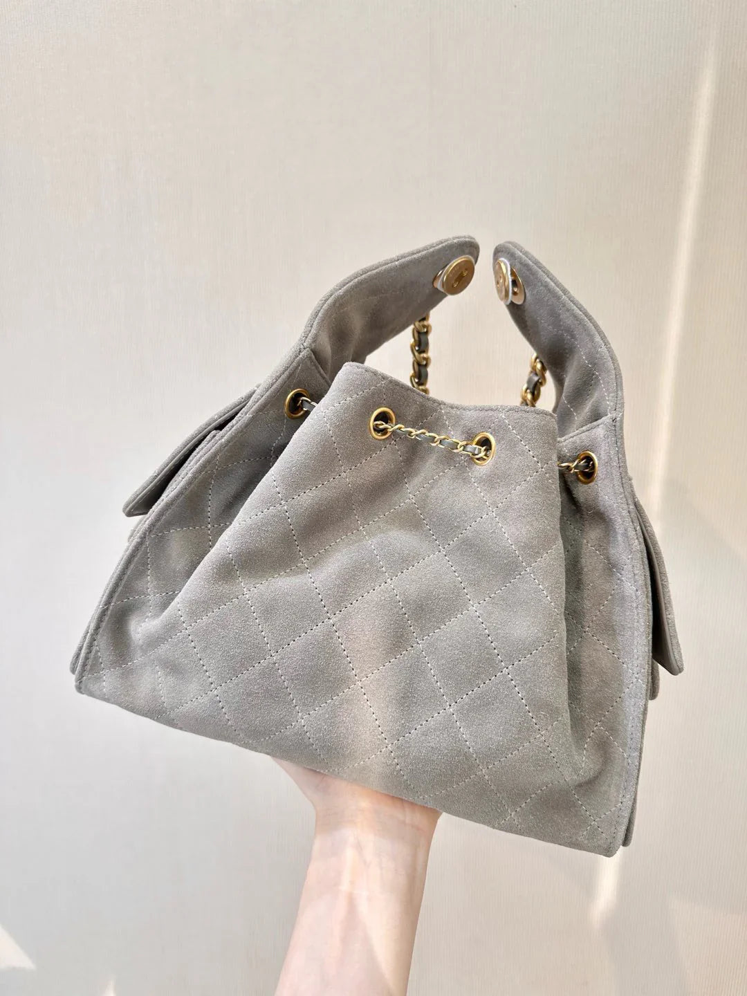 CHNL 25 Pequeño Hobo Gris