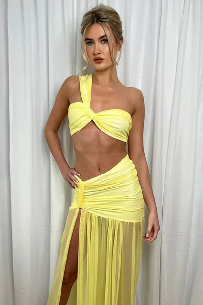 Top de bikini sexy con falda de malla en la cadera