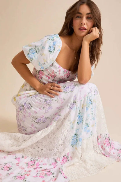 Elegante vestido midi de corte A con manga corta y estampado floral