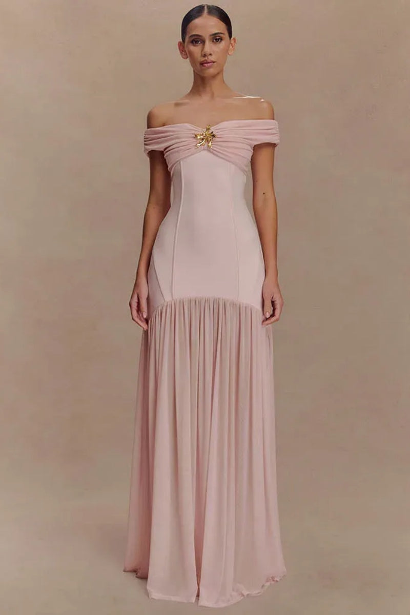 Vestido largo sexy sin espalda y con hombros descubiertos