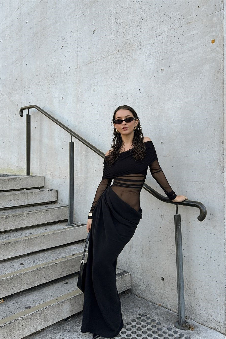 Lillian – Schulterfreies, transparentes Maxi-Netzkleid