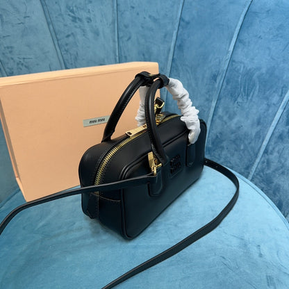 VICTORIA™ Elegance Hobo Bag