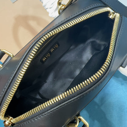 VICTORIA™ Elegance Hobo Bag