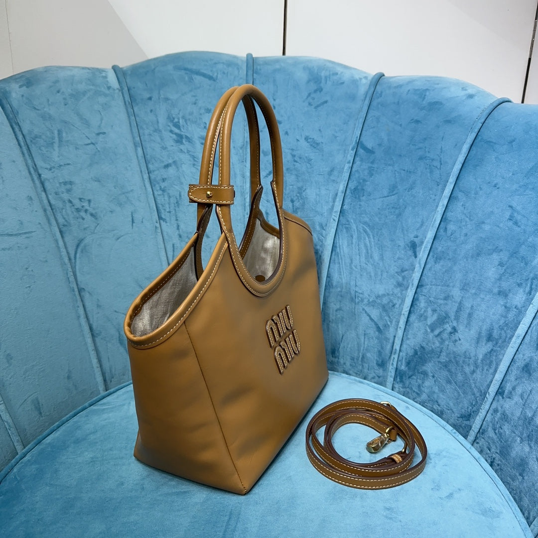 VALORA™ Classic Tote Brown